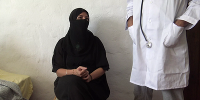 Cuckold wifey gets her caboose wrecked by Muslim boy in doc's office