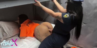 Horny prisoner surrenders penetrate cage for a handle - witness her get crazy!