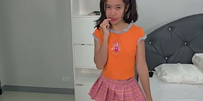 Stepuncle's voting Game anent a lean Japanese nubile & her cock-squeezing vulva